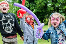 Face painter and balloon artist available in Bandon